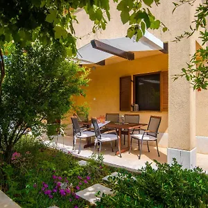 apartment-buic-vinkuran.pula-hotels.org/